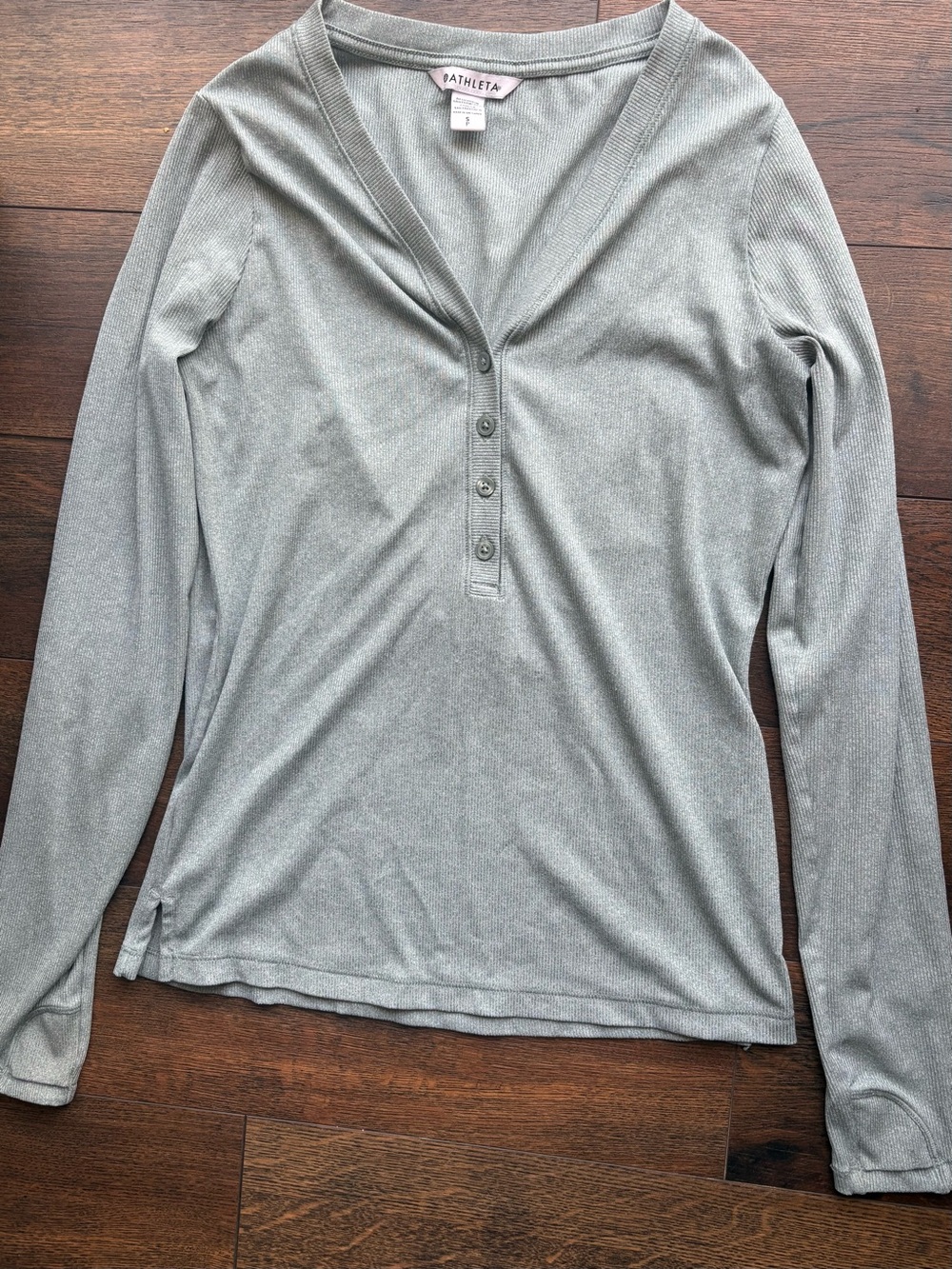 Athleta S Ribbed V-Neck Henley Top in Sage